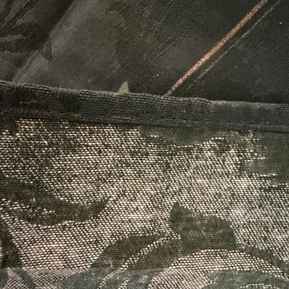 NWOT Christmas Rectangular Table Cloth Flowers Holly Berries Green Cream Gold - Picture 9 of 9